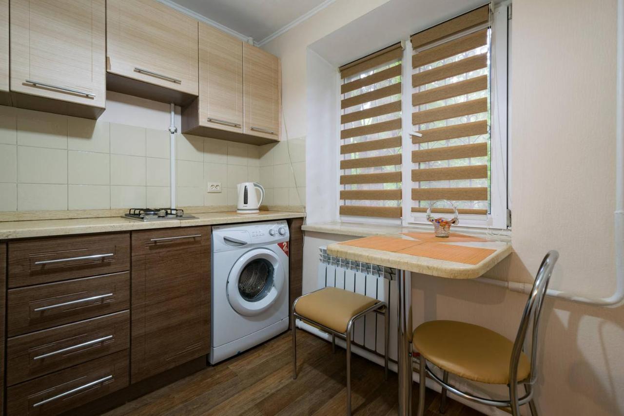 Apartment Nadezhda At Zheltoskan 77/79 Αλμάτι Εξωτερικό φωτογραφία