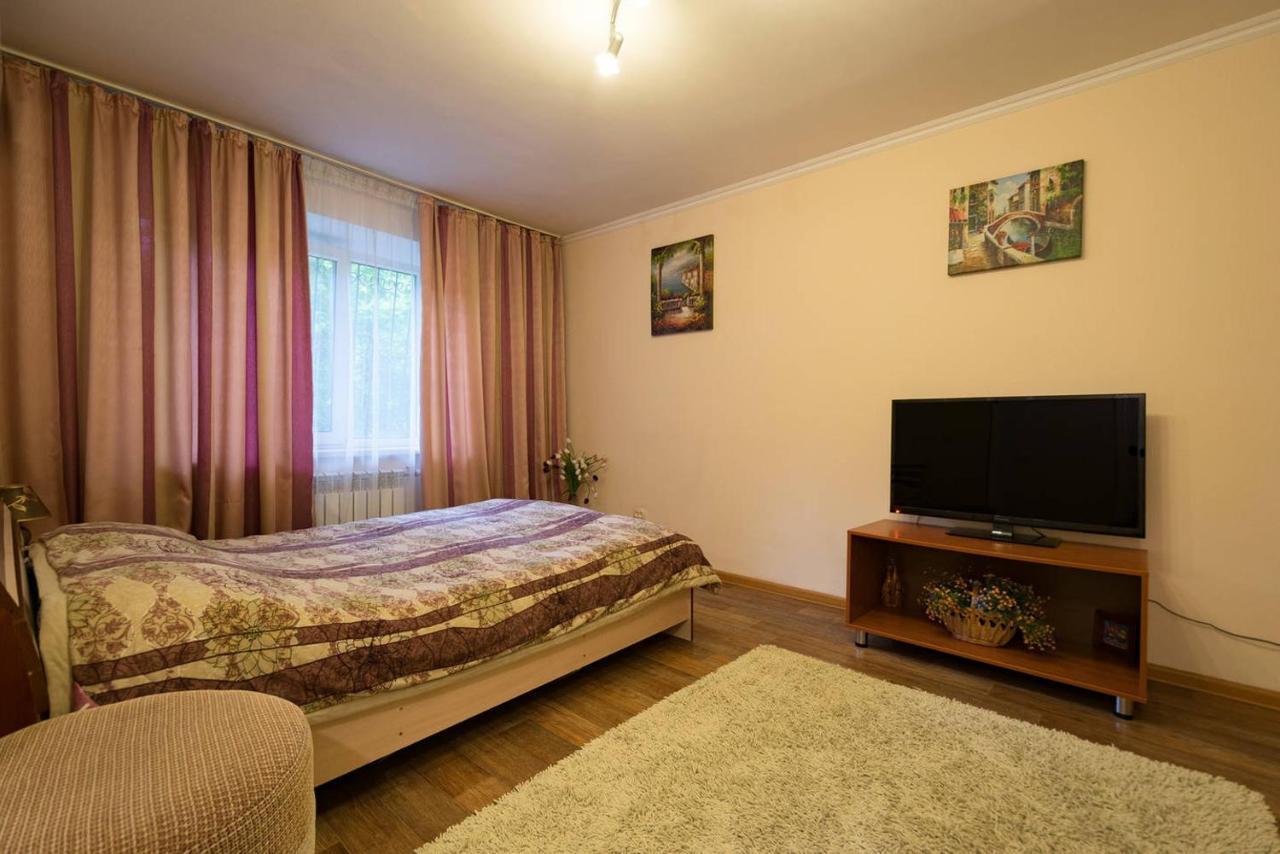 Apartment Nadezhda At Zheltoskan 77/79 Αλμάτι Εξωτερικό φωτογραφία