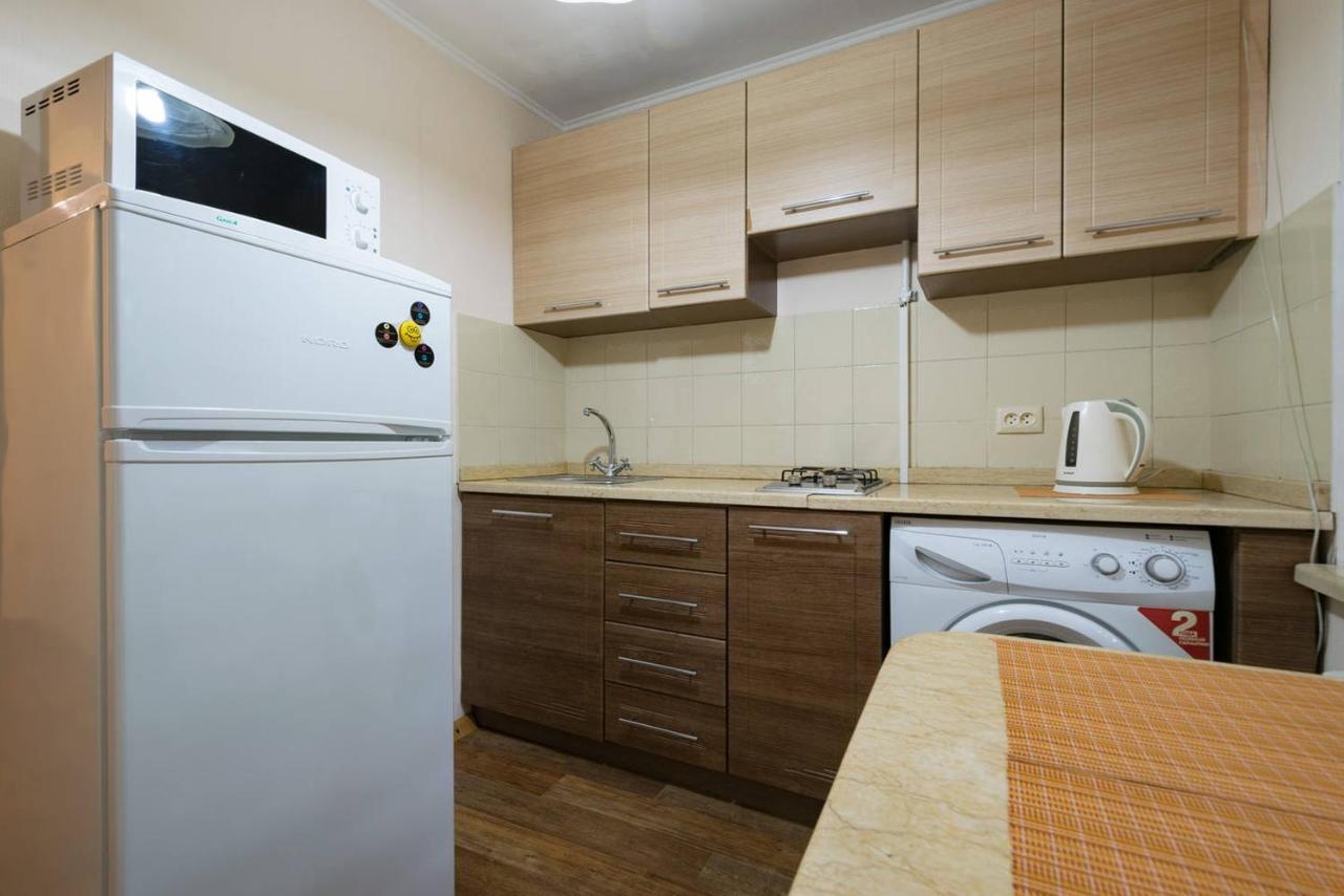 Apartment Nadezhda At Zheltoskan 77/79 Αλμάτι Εξωτερικό φωτογραφία