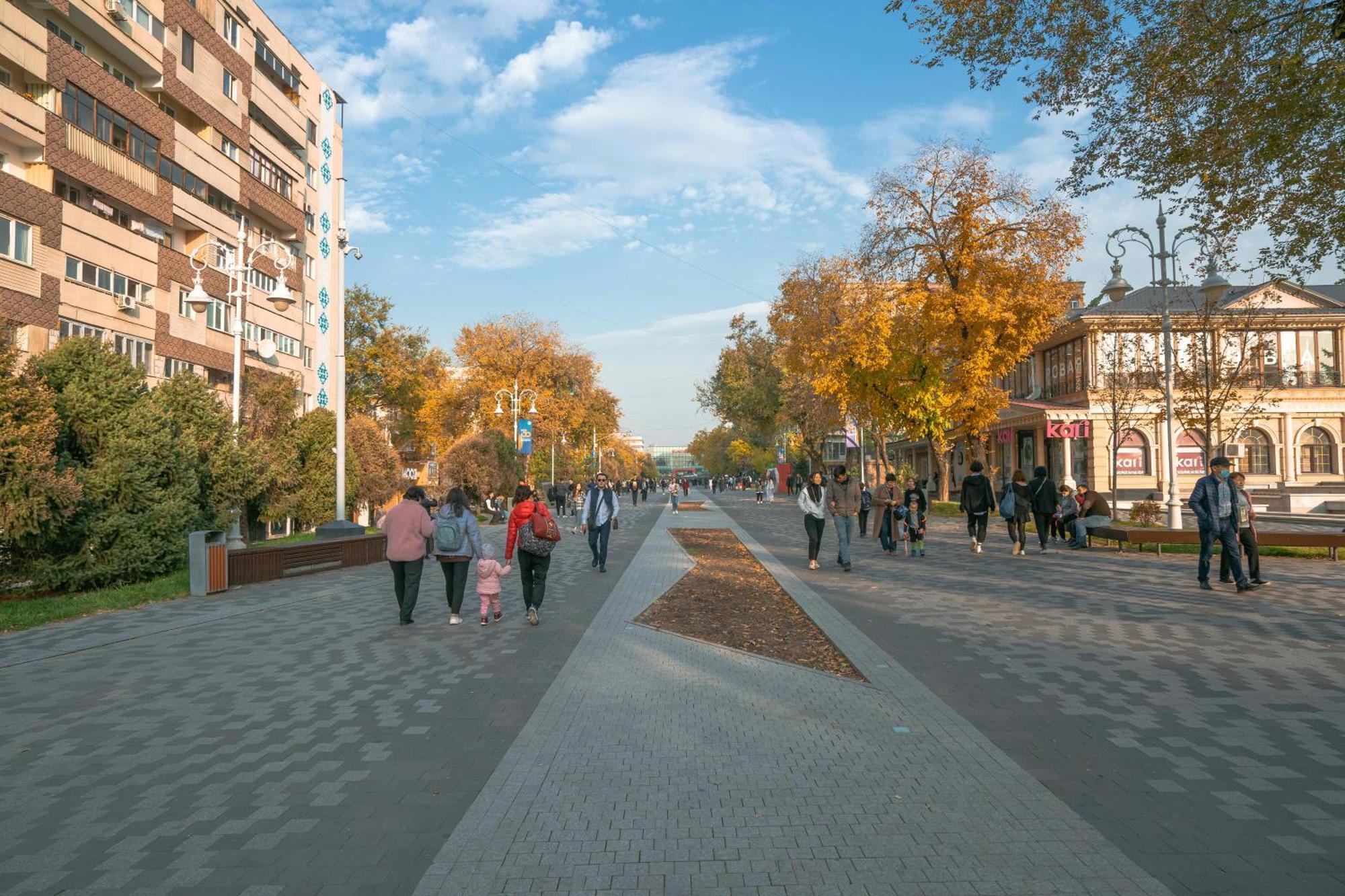 Apartment Nadezhda At Zheltoskan 77/79 Αλμάτι Εξωτερικό φωτογραφία